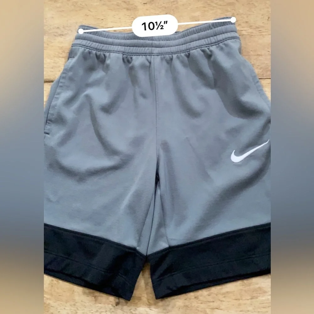 Nike Boy’sSz S‎ Cool Gray/Black Icon Basketball Shorts